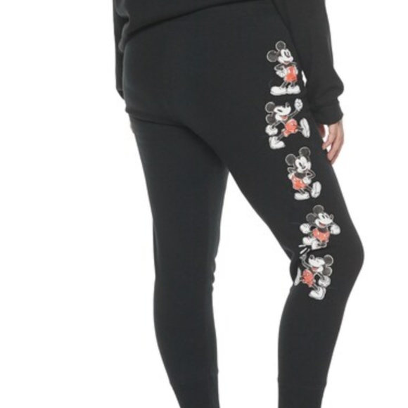 Disney Pants - NWT Disney Mickey Mouse 90th Anniversary Kohl’s Fleece Jogger Pants, size 2xl